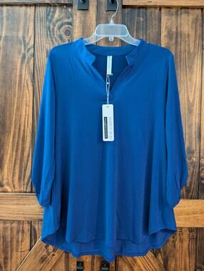 NWT Dear Scarlett Lizzy womens sz M Royal Blue Wrinkle Free Easy Care Blouse
